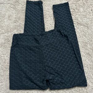 Women’s black scrunch leggings - medium - great condition